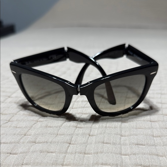 Ray-Ban Black Folding Wayfarer Sunglasses - Picture 7 of 7